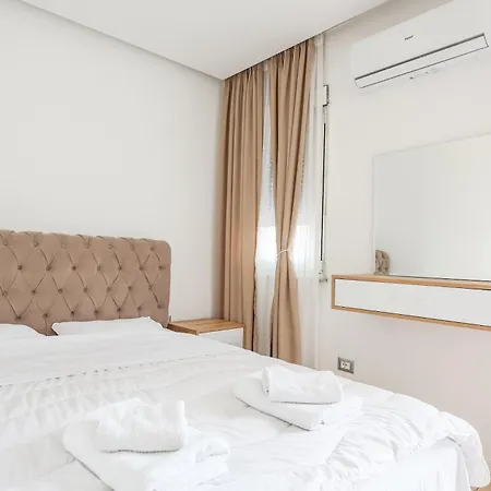 Premium In The Center アパート